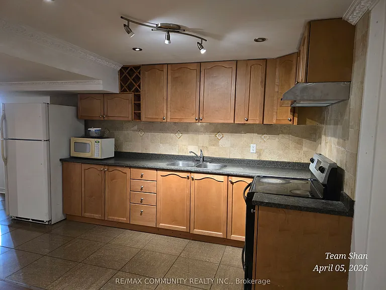84 Chasser Dr — Photo 4