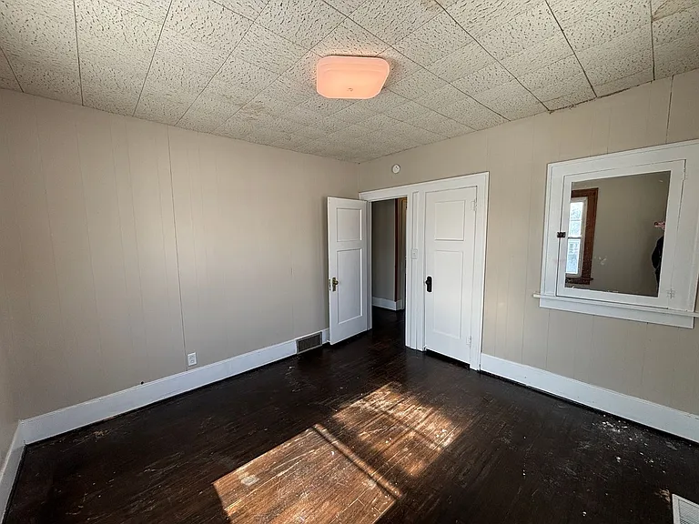 1410 Wilson Ave — Photo 14