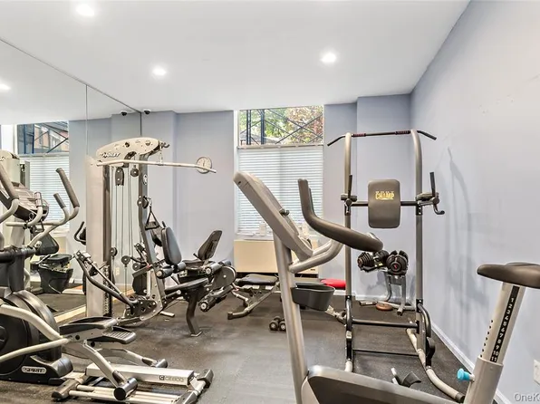 3625 Oxford Avenue image 11 of 12