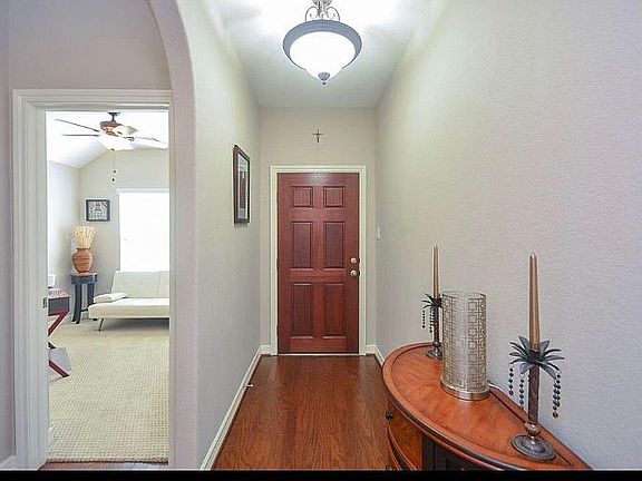 2nd image of 10006 Boulder Bend Ln