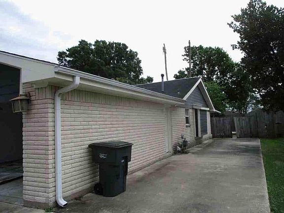 3rd image of 4200 Stoney Brook Ln