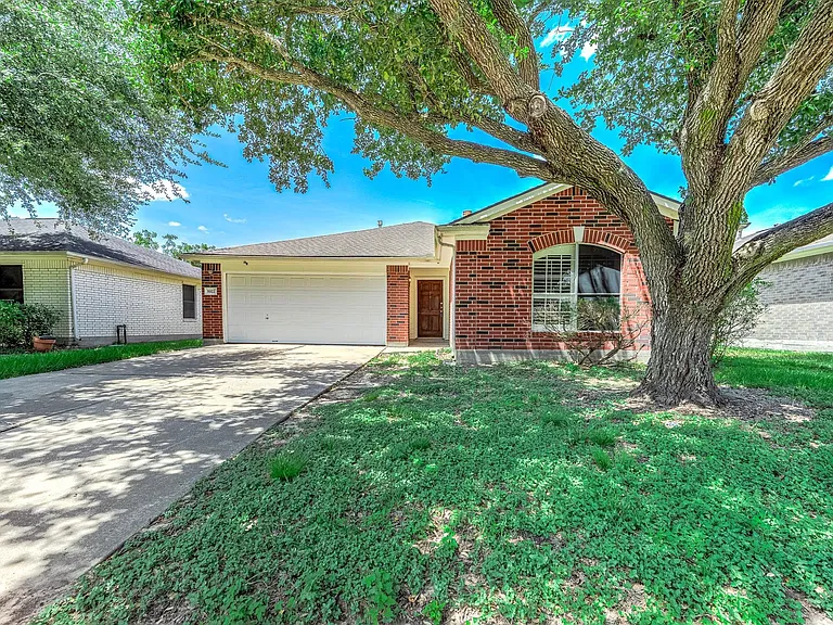 5922 James Pl — Photo 1