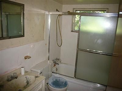 4th image of 724 Stafford Dr