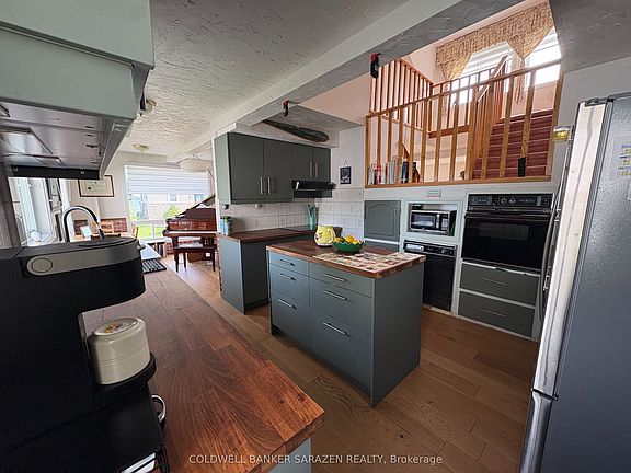 3rd image of 5 Goodwin Ln