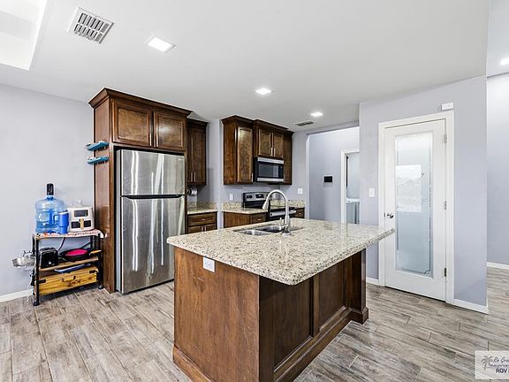 5th image of 3014 Fletcher St
