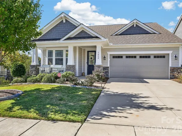 1452 Liberty Row Dr, Tega Cay, SC 29708