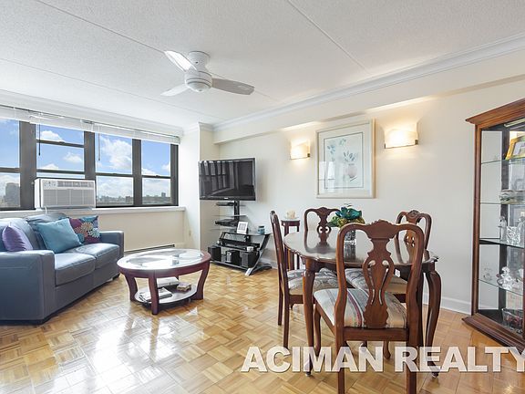 3rd image of 300 Cathedral Pkwy #16A