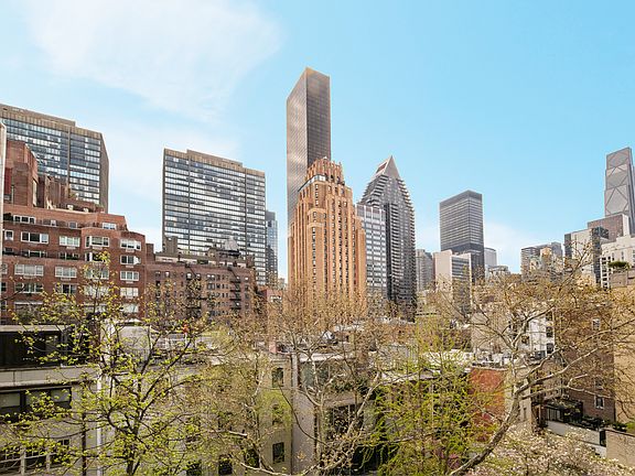 4th image of 420 E 51st St Suite 7-B