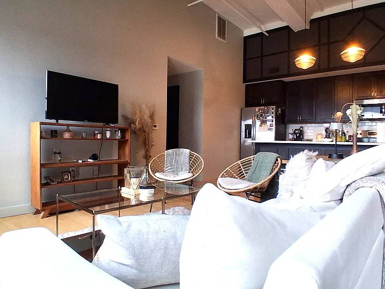 215 N Webster Ave — Photo 23