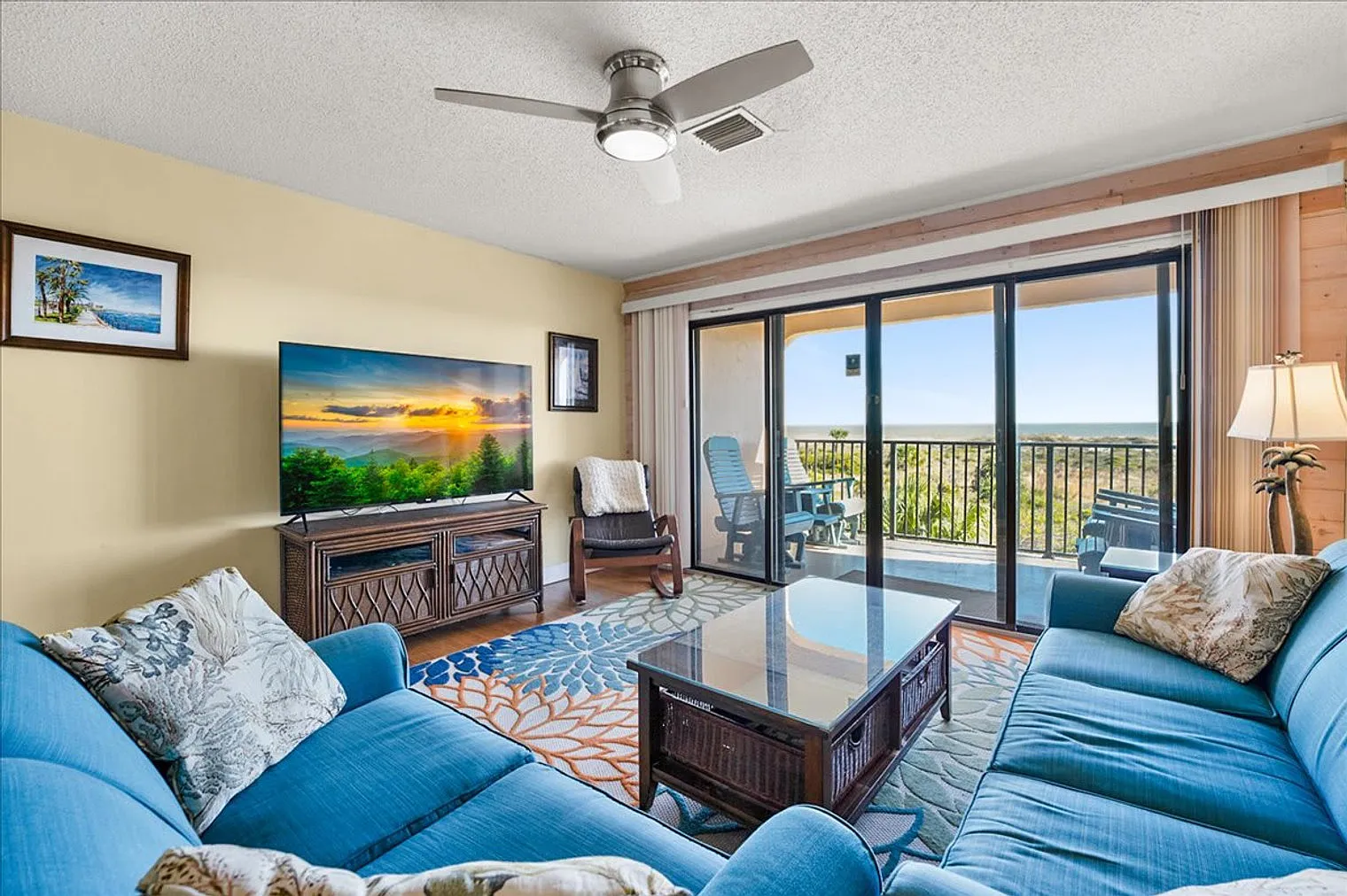 2 bed, 2.0 bath, 1119 sqft, $3,640 — Photo 4