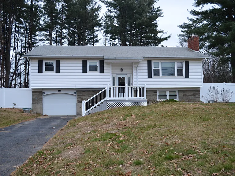 599 Clifton Park Center Rd — Photo 1