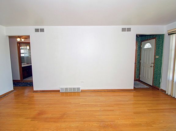 3rd image of 521 Yates Ave