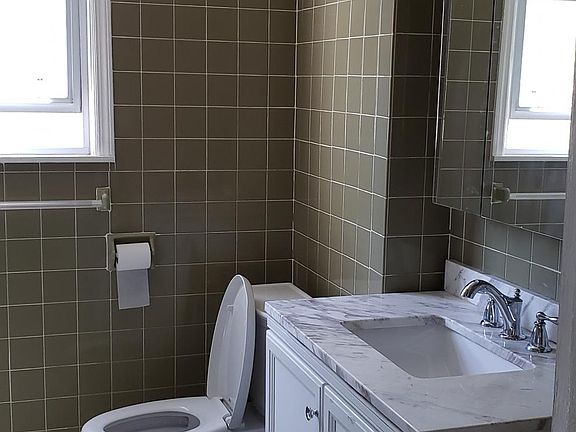 4th image of 3511 164th St APT 1