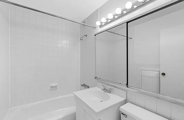 Rented by REAL New York | media 33