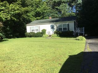 10 Redstone Hill Rd, Sterling, MA 01564