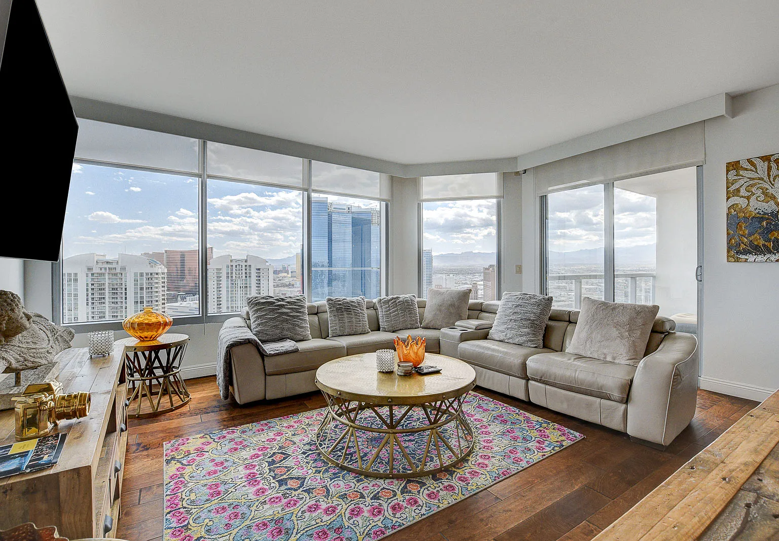 2 bed, 1399 sqft, $4,400 — Photo 1