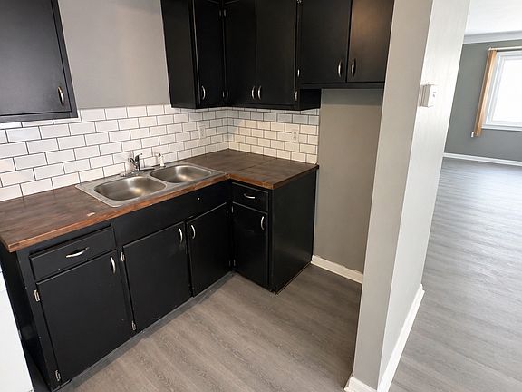 5th image of 16004 Nelacrest Rd #5