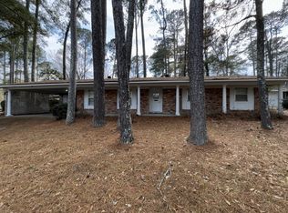 827 Briarwood Dr, Jackson, MS 39211