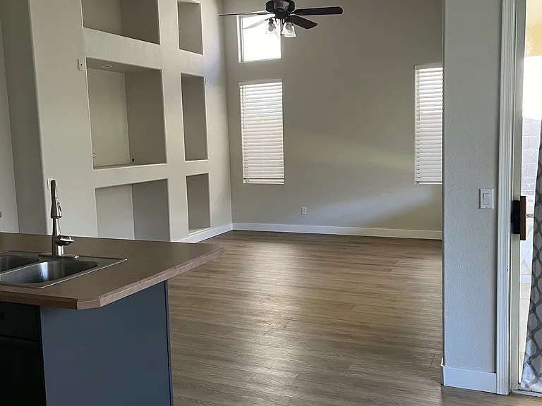 1383 W Spruce Dr — Photo 26