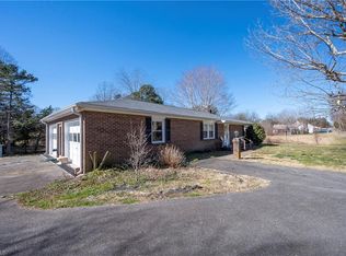 121 River St, East Bend, NC 27018