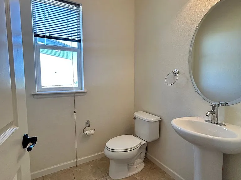 502 W 169th Pl — Photo 10