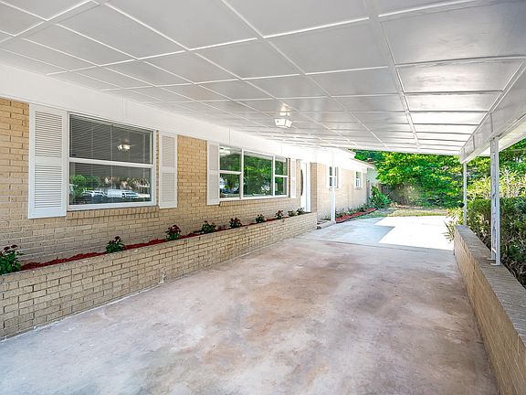 3rd image of 3561 Jacqueline Dr