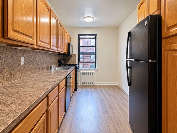 3rd image of 1180 Ocean Pkwy #406