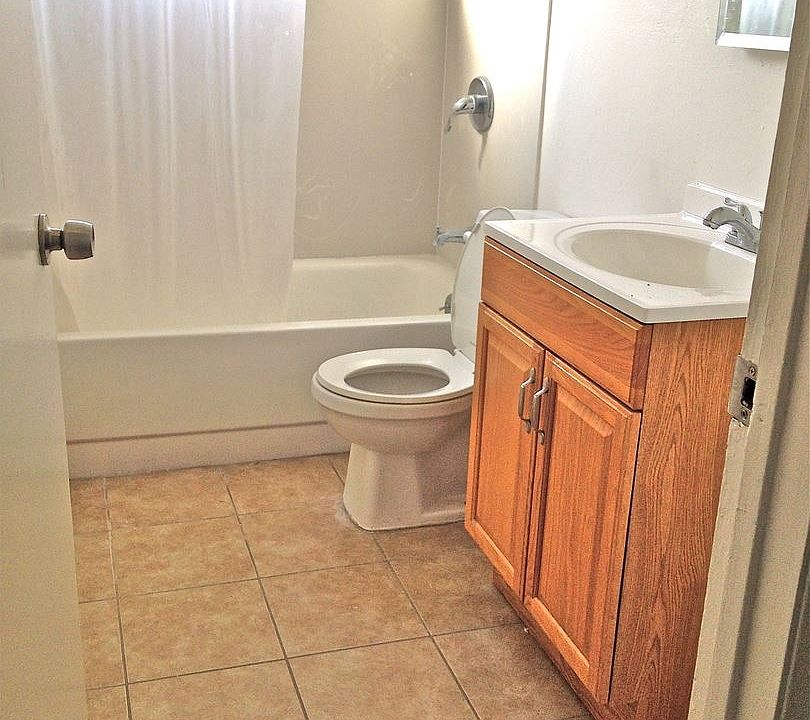 2nd image of 2535 75th Ave APT 03