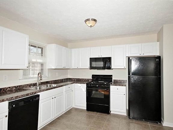 2nd image of 61 Winn Cir