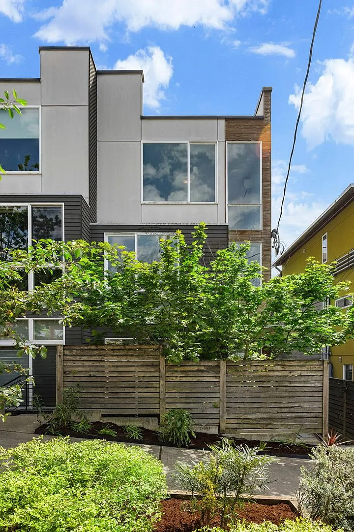 3Bd/2Ba Seattle Townhome — Photo 3