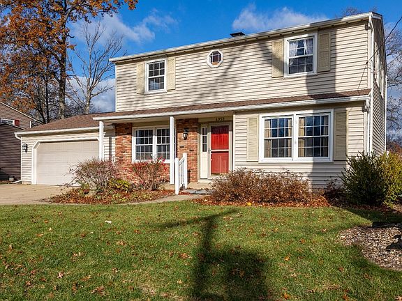 3rd image of 4958 Hollyview Dr