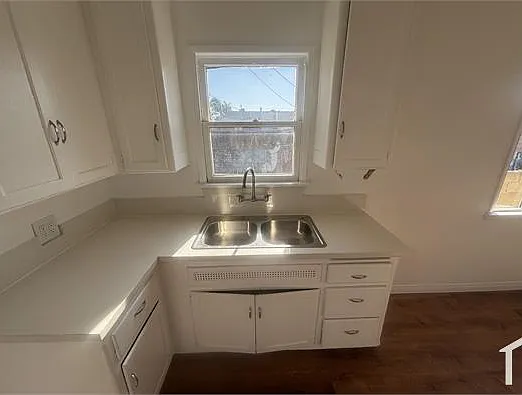 2040 W Florence Ave #8 — Photo 13