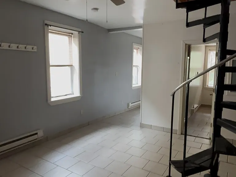 513 W Girard Ave #1 — Photo 5