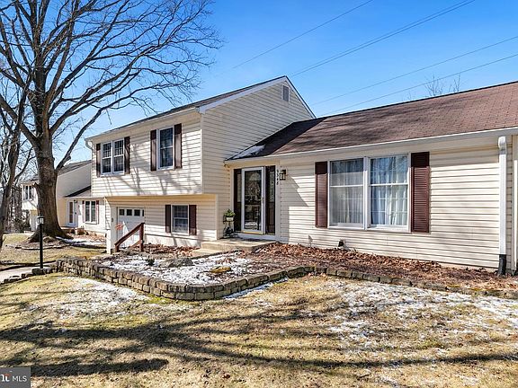 3rd image of 9348 Windbell Way