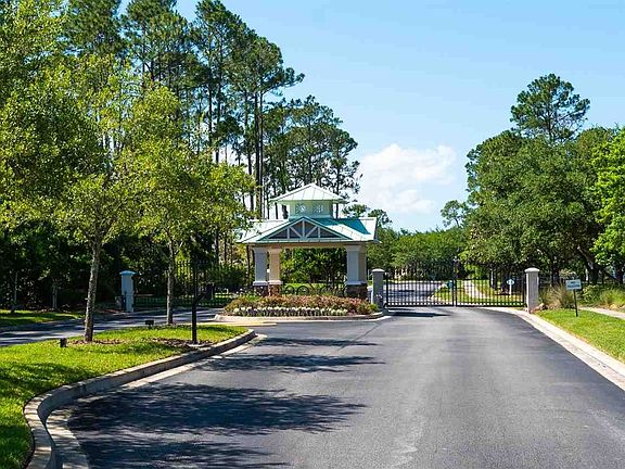 3rd image of 920 Mirror Lake Dr