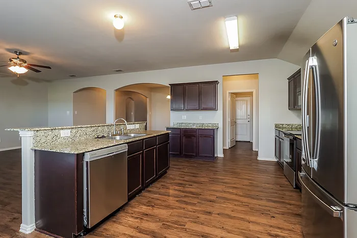 300 Windmill Ct — Photo 9