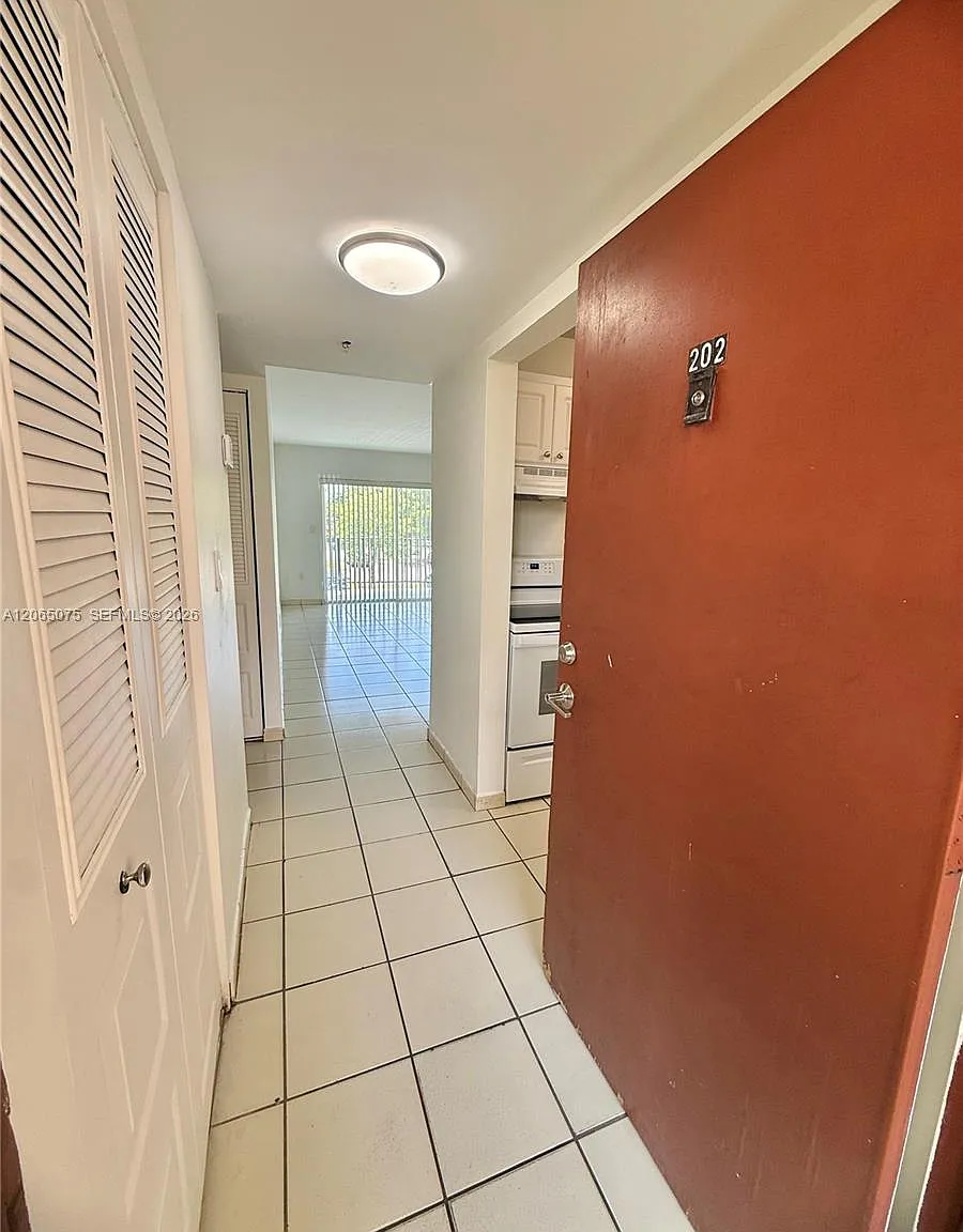 El Cid Condo — Photo 1