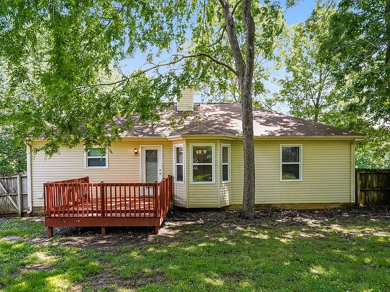 408 Dellwood Dr — Photo 19