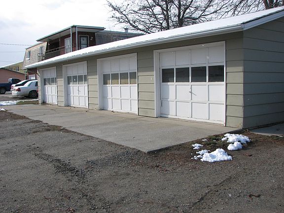 3rd image of 712 Avenue E APT 2