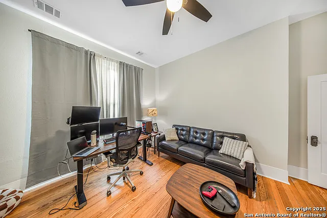 509 W Mistletoe Ave — Photo 22