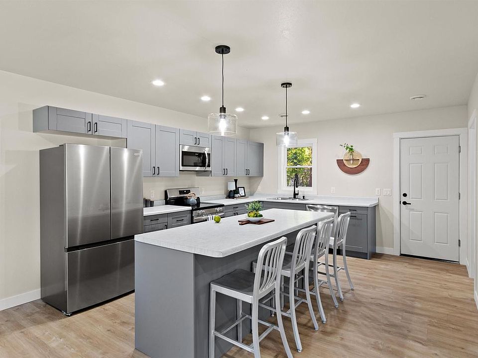 1st image of 1041 VERBUNKER AVENUE
