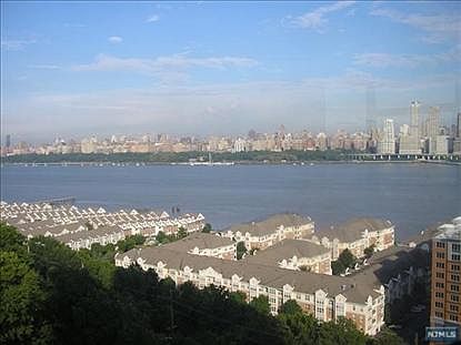 3rd image of 6050 Boulevard APT 7b
