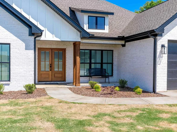 1901 Orman St, Muscle Shoals, AL 35661