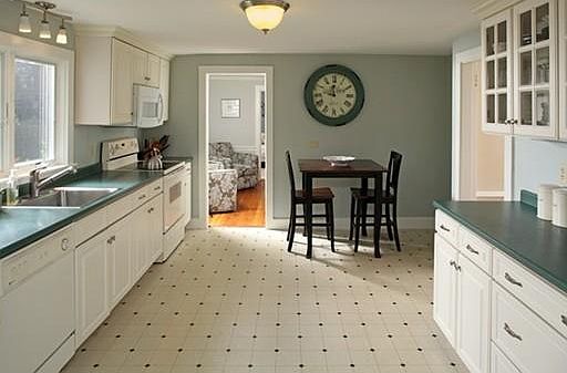 4th image of 651 Tremont St