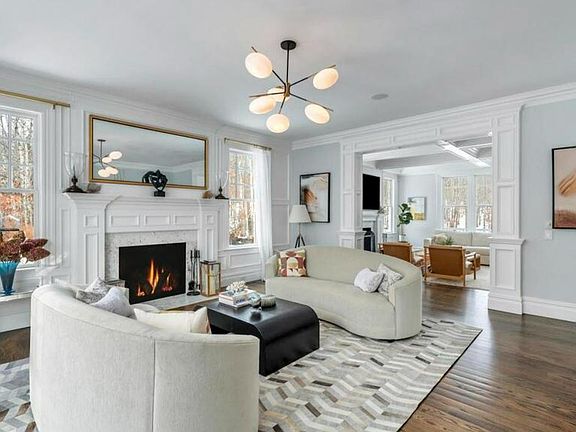 5th image of 215 Roses Grove Rd