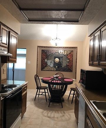 5th image of 5115 Roundhill DR.