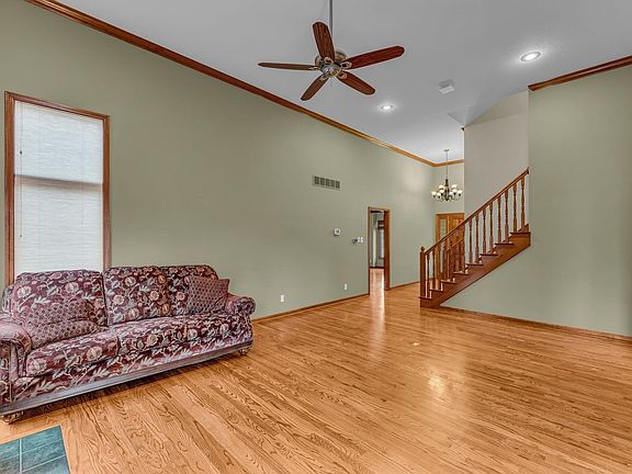 5th image of 3210 SW Mowbray Rd