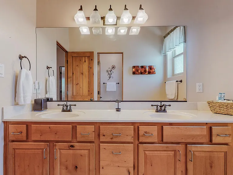 3106 Octavia Ct NE — Photo 49