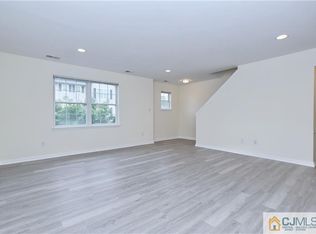 5 Alfred Ave, Somerset, NJ 08873