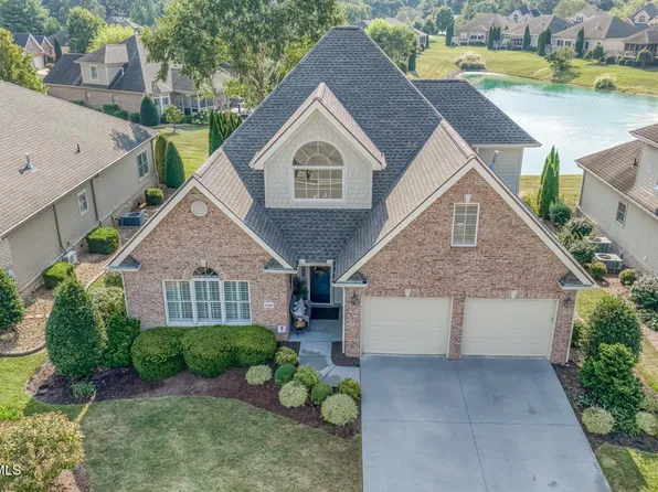 1036 Waterbrooke Ln, Johnson City, TN 37604